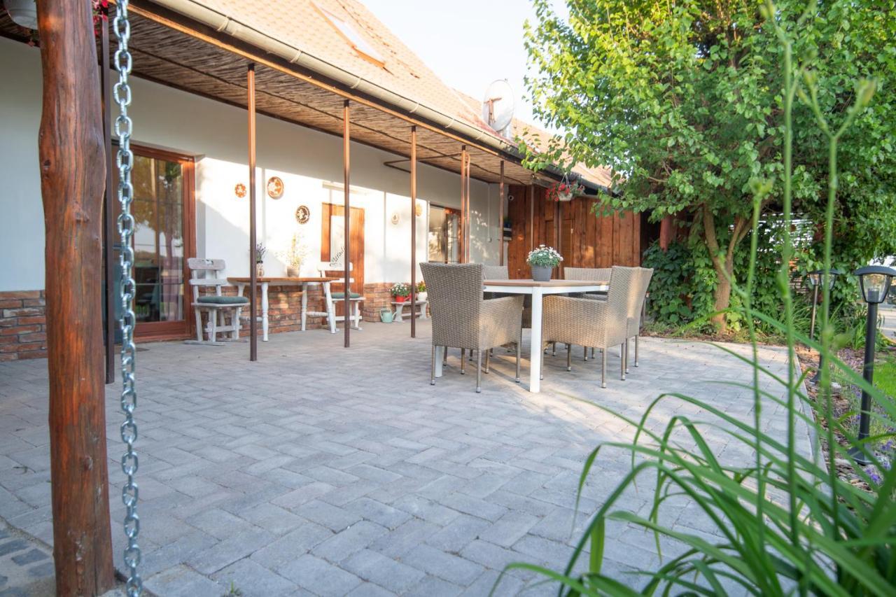 Natura Apartman Tiszafuered ภายนอก รูปภาพ